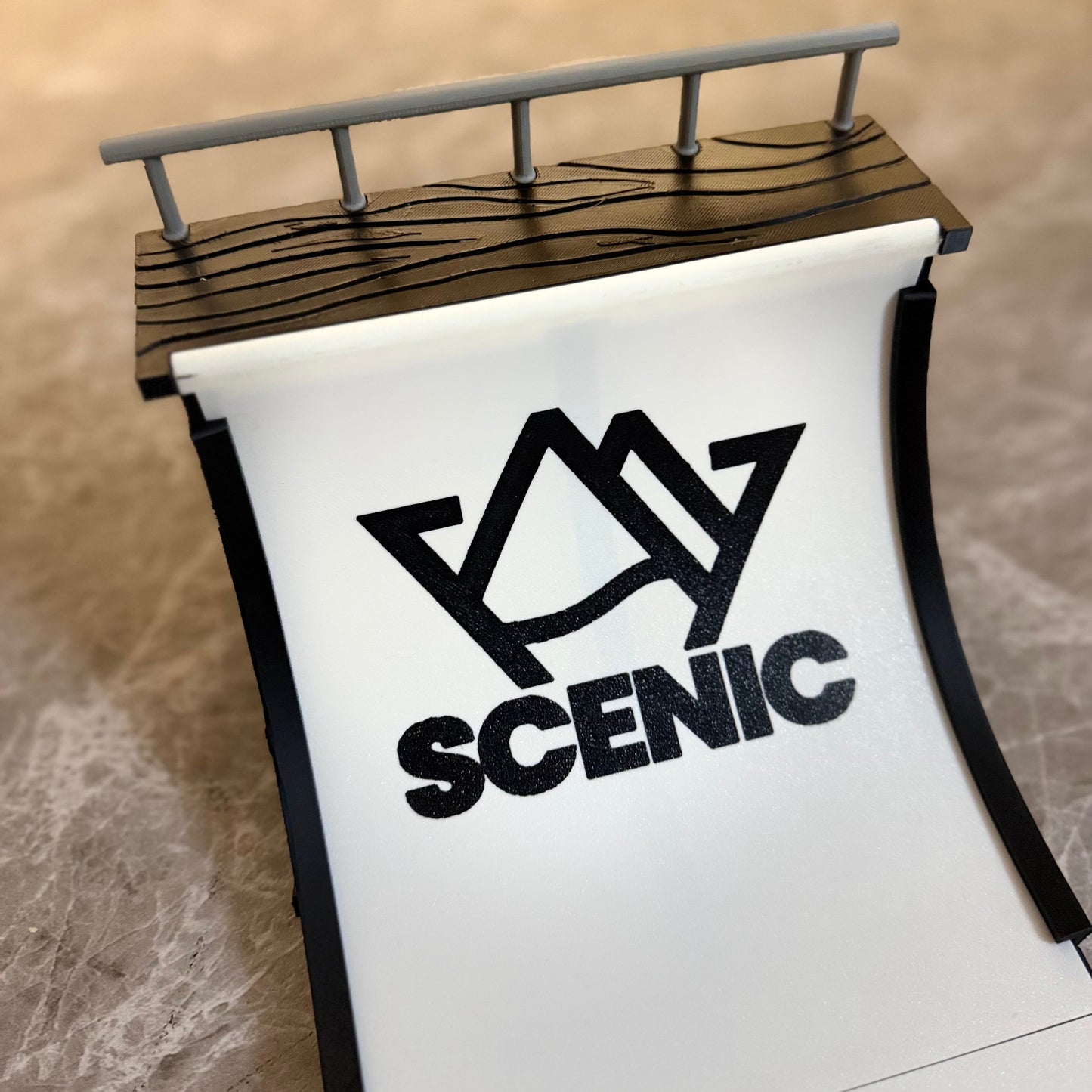 Scenic Fingerboard Halfpipe Ramp Set